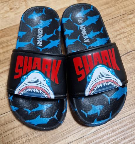 Pár x obuté šľapky action boy, veľ. 28, 28