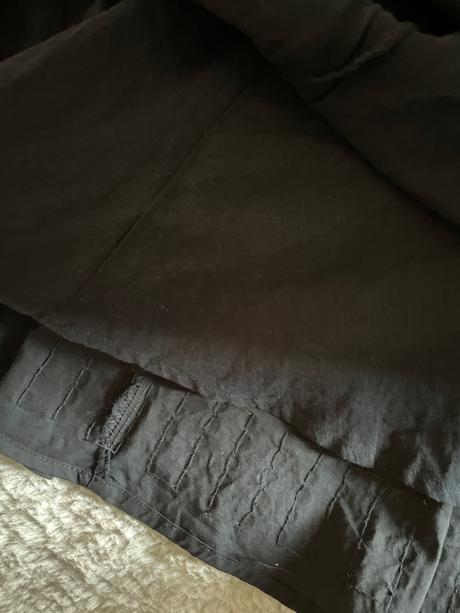 Štýlová vybijana sukna zn motivi, m