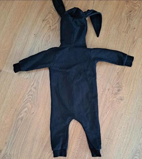 Zajacikovy overal, 86