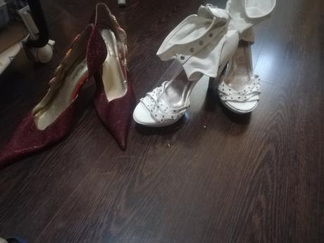 Balík topánok veľ. 41 2 ks cena je už aj s poštou, 41