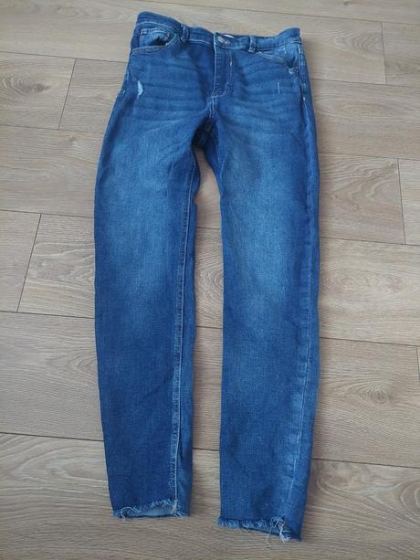 Damske rifle, pull&bear,40