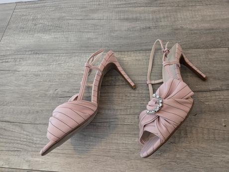 Bledoružové sandále, next,41