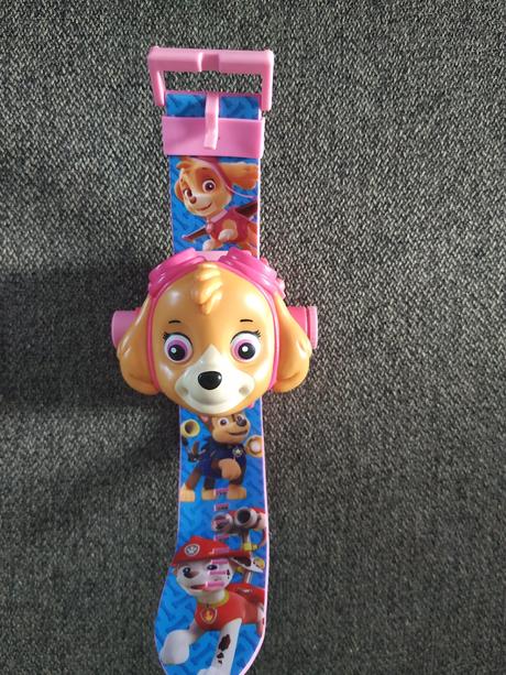 Sky premietacie hodinky, 