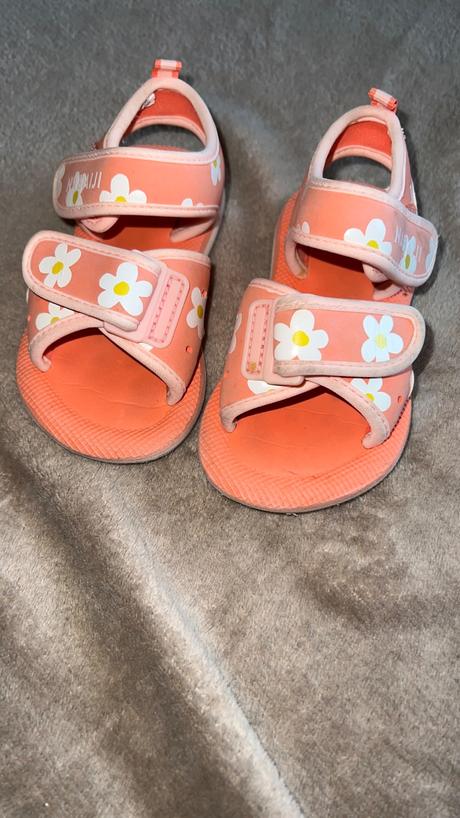 Sandalky k vode, nabaiji,22