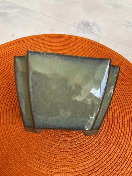 Perleťový starožitný črepník, 