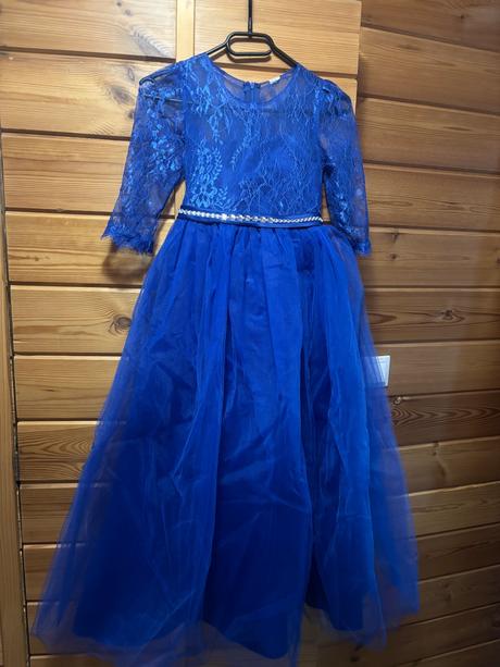 Slávnostné šaty, 146