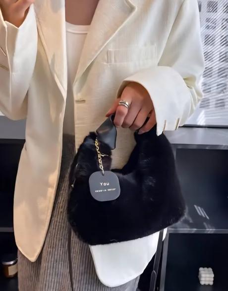 Kožušinková kabelka-čierna, 