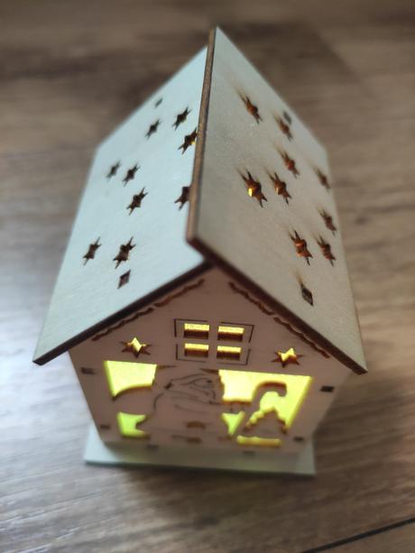 Domček santa s led svietidlom, 