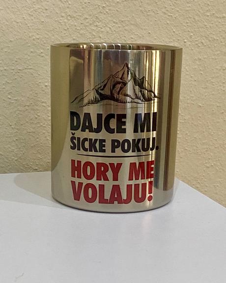 Hrnček s karabinkou, 