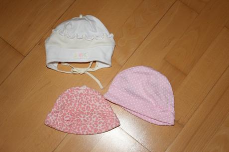 3x ciapky pre dievcatko 0-3 mesiace, <50