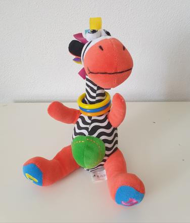 Prvá hračka žirafa,