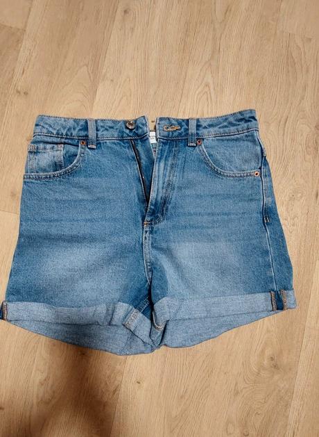 Predám veľmi málo nosené šortky reserved, 36, reserved,36