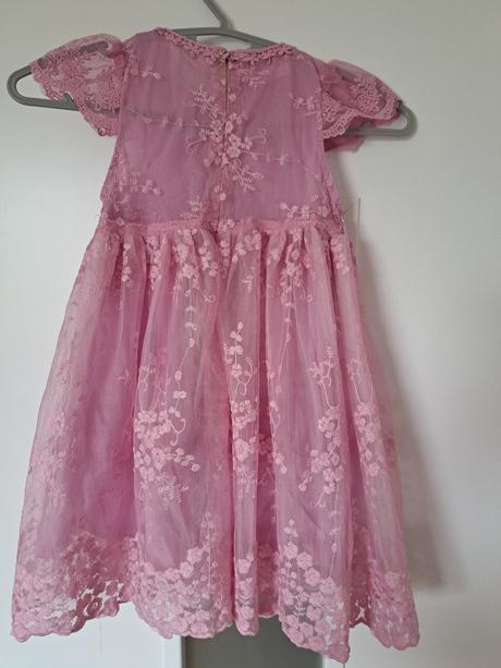 Dievčenské šaty, 110