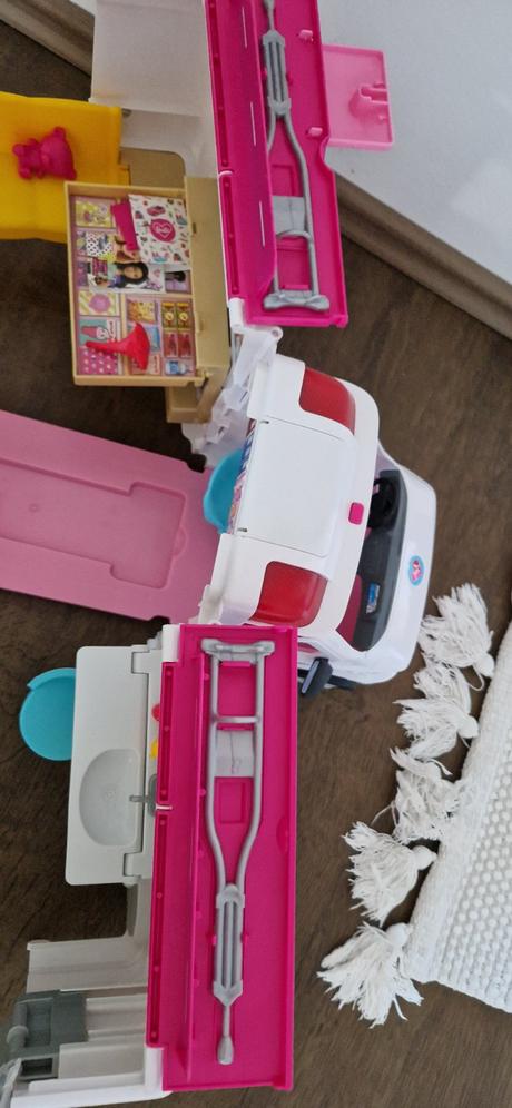 Mattel barbie sanitka a klinika 2 v, 
