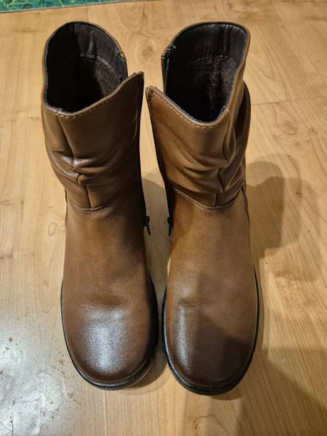 Cizmicky kozene velkost 37, vnutorna dlzka 24cm, 37