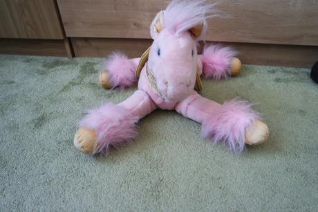 Plyšový lietajúci koník, 