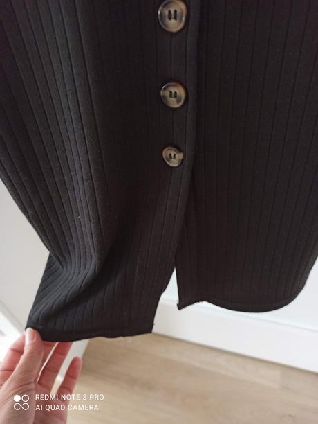 Obtiahnuté čierne šaty vel.xs., h&m,xs