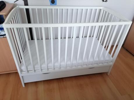 Biela postielka s úložným priestorom + matrac, šírka (cm): 60,dĺžka (cm): 120