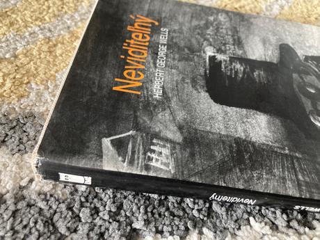 Neviditeľný (1988),