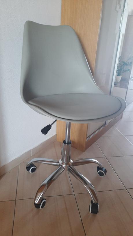 Otočná stolička- 2 kusy, 