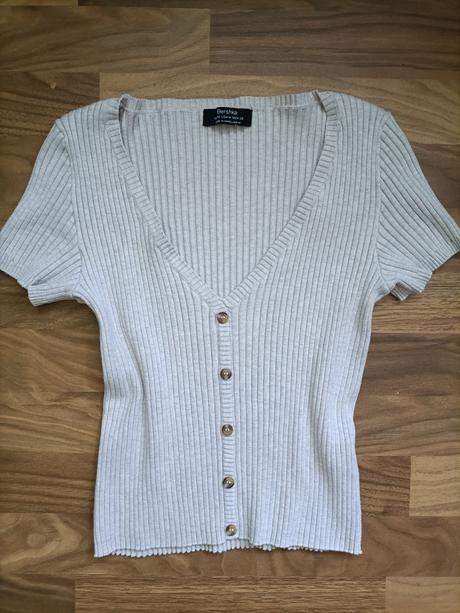 Dámske štýlové kratšie tričko, bershka,m