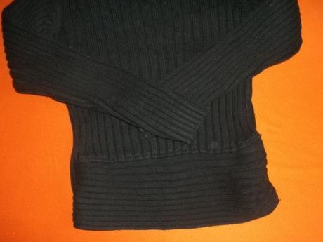 Čierný svetrík, 128