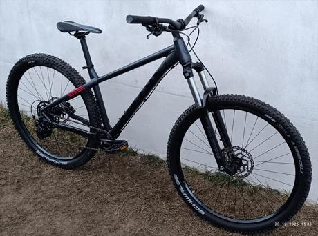 Kellys gibon 10, kellys,18