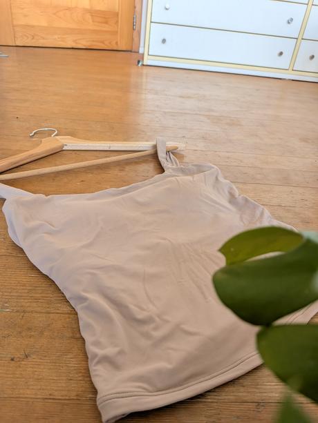 Brami top s všitou podprsenkou, s
