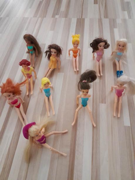 Polly pocket 11 bábik, doplnky, koník,