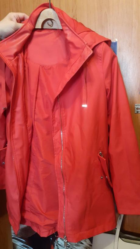 Predám nepremokavý červený plášť, 34