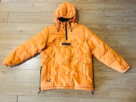 Zimná oranžová bunda, 146