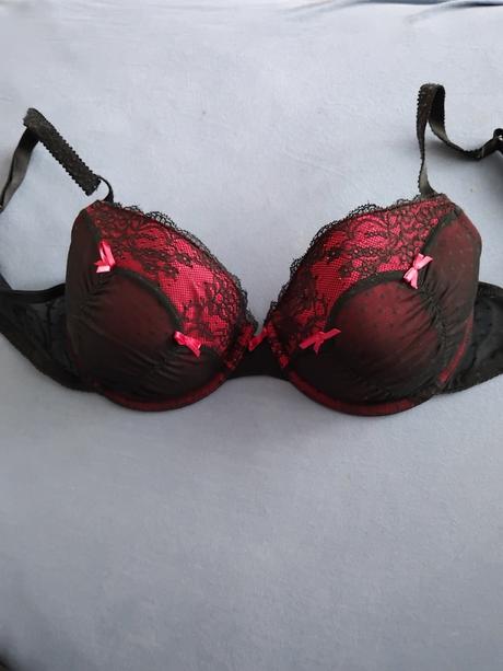 Podprsenka 85d, c&a,85d