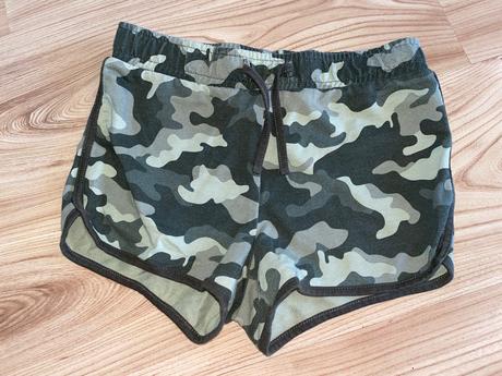 Maskáčové šortky 134, c&a,134