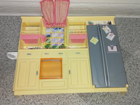 Barbie kuchyňa s riadikmi,