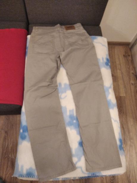 Pánske nohavice veľkosť 33, 32