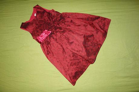 Sviatocne satocky tu, tu,104