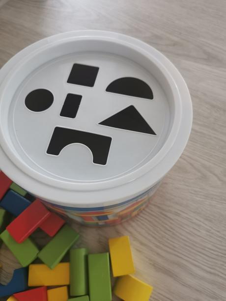 Drevené kocky s vedierkom, 