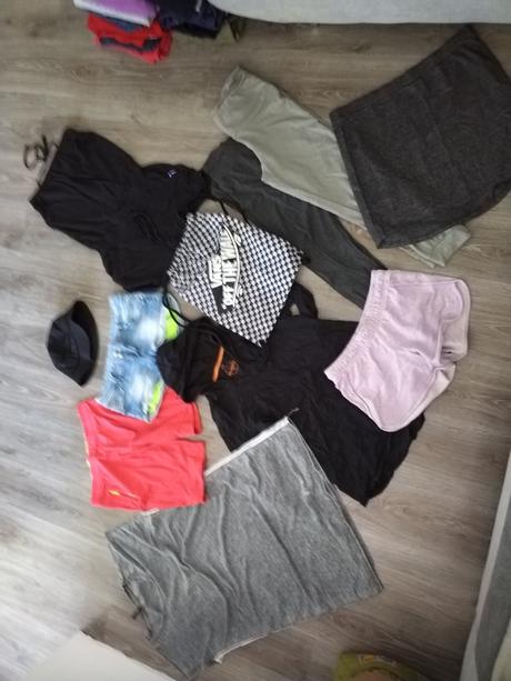 Balík dámskeho oblečenia veľkosť m, m