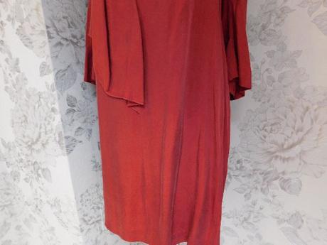 Kvalitne trendy saty, 42