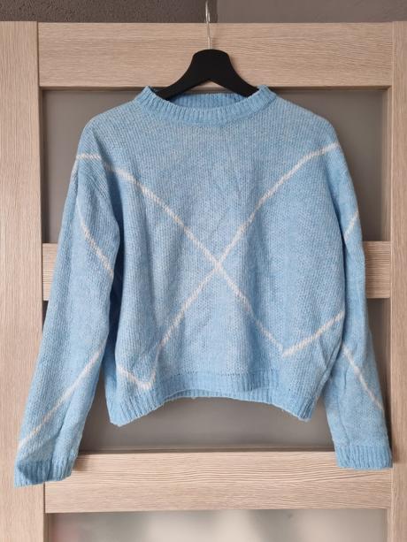 Bledomodrý svetrík, s