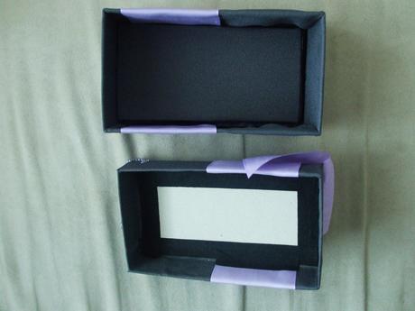 Darčeková krabica s mašľou a gorálkami,