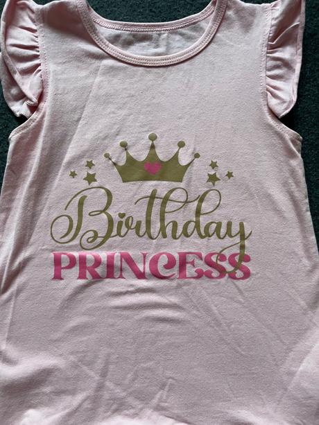 Narodeninové šaty, 92