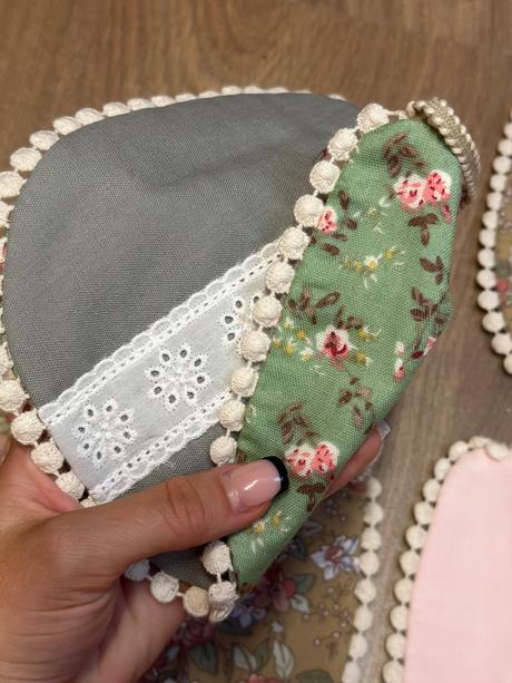 Obojstranný podbradník,