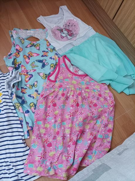 Šaty 9kusov veľkosť 104/110, 104