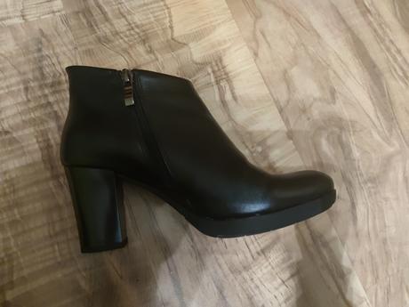 Kvalitné kožené čižmičky veľkosť 38, 38