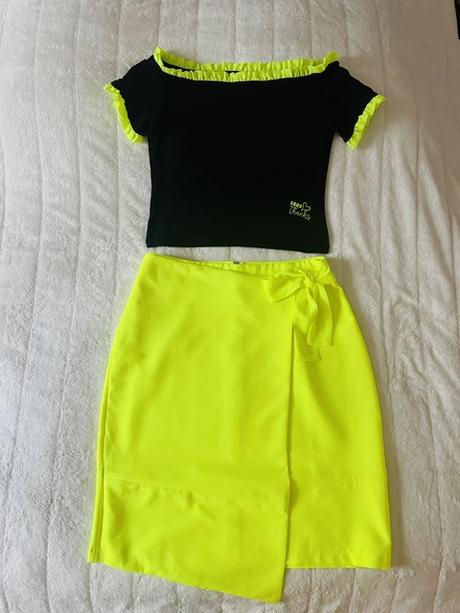 Súprava croptop a sukňa neónovej farby zn. magenta, m