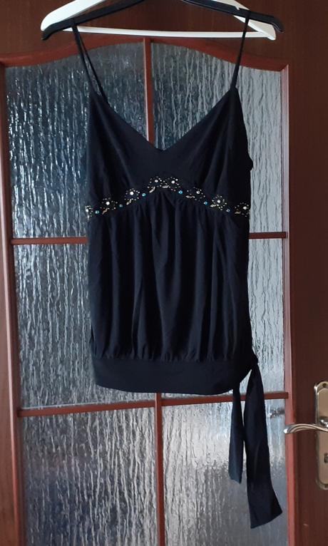 Elegantný čierny top, univerzálna veľkosť,
