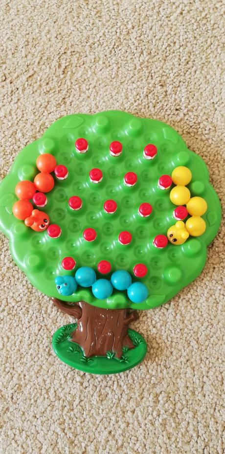 Spoločenská hra červíci sqworm, 