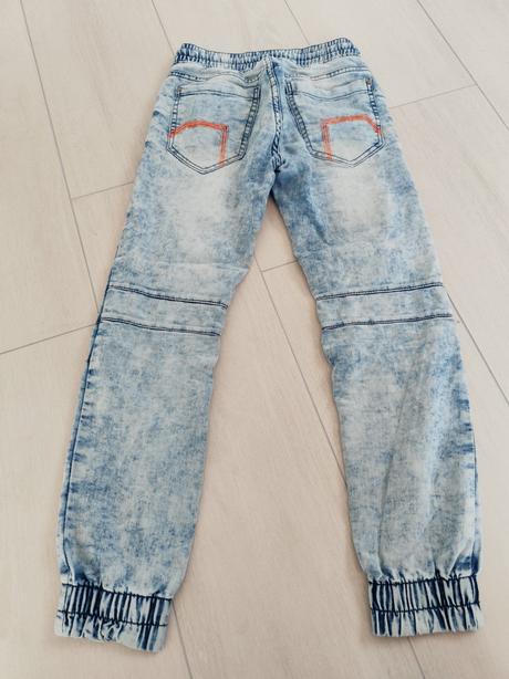 Predám riflové teplaky, chapter young,140