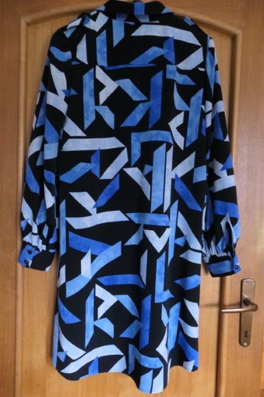 Karl lagerfeld monogram luxusne damske saty m, m